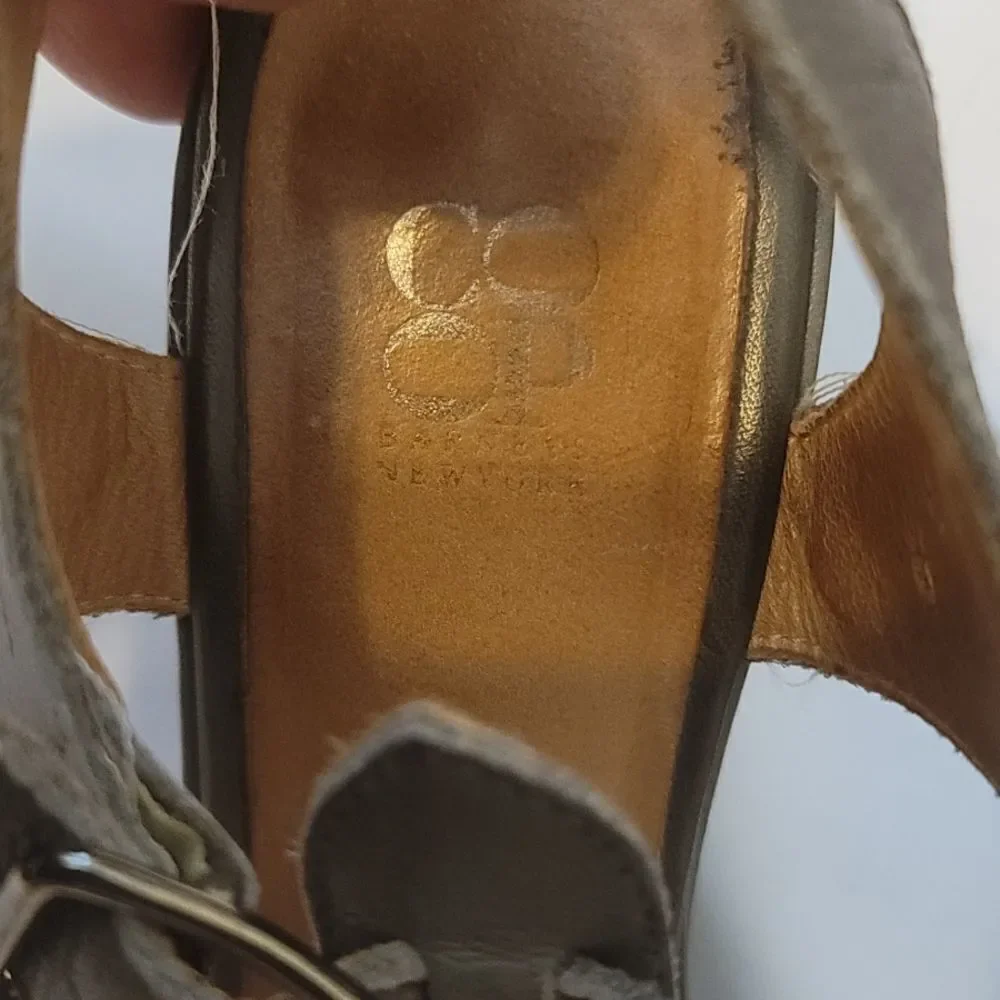 Co op barney's New York wedges 8.5‎